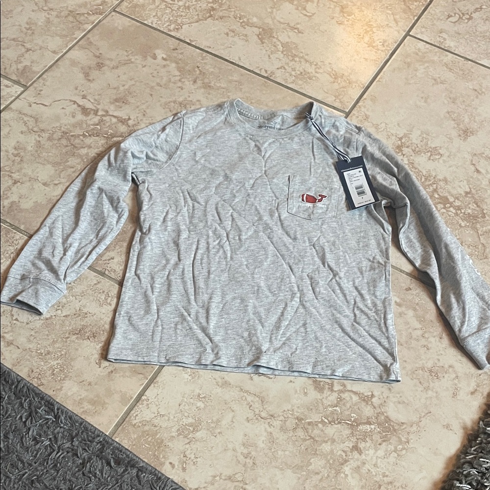 NWT vineyard vines boys long sleeve football pocket shirt size 7